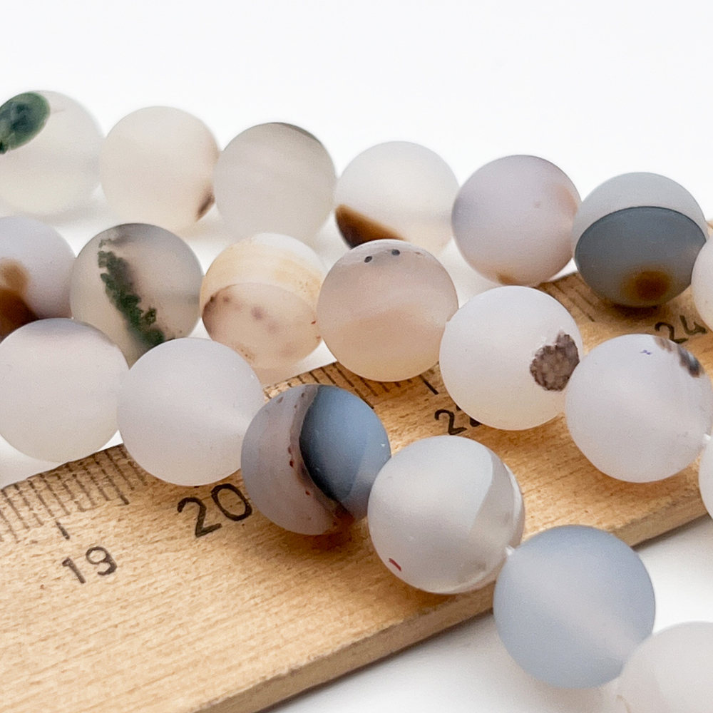 Халцедон матовый бусины, размер около 10,2-10,5 мм, цена за 18-19 шт (1/2 нити)