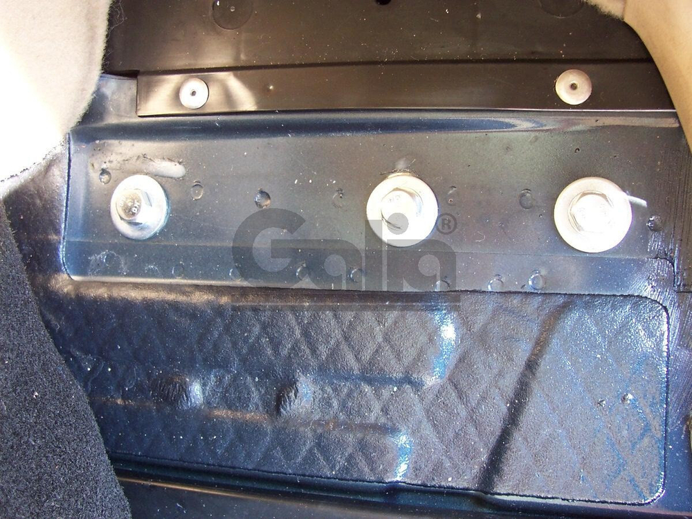 Оцинкованный фаркоп на Volkswagen Passat B5 седан/универсал 4WD 1996-2005 (без электрики), Galia V050A