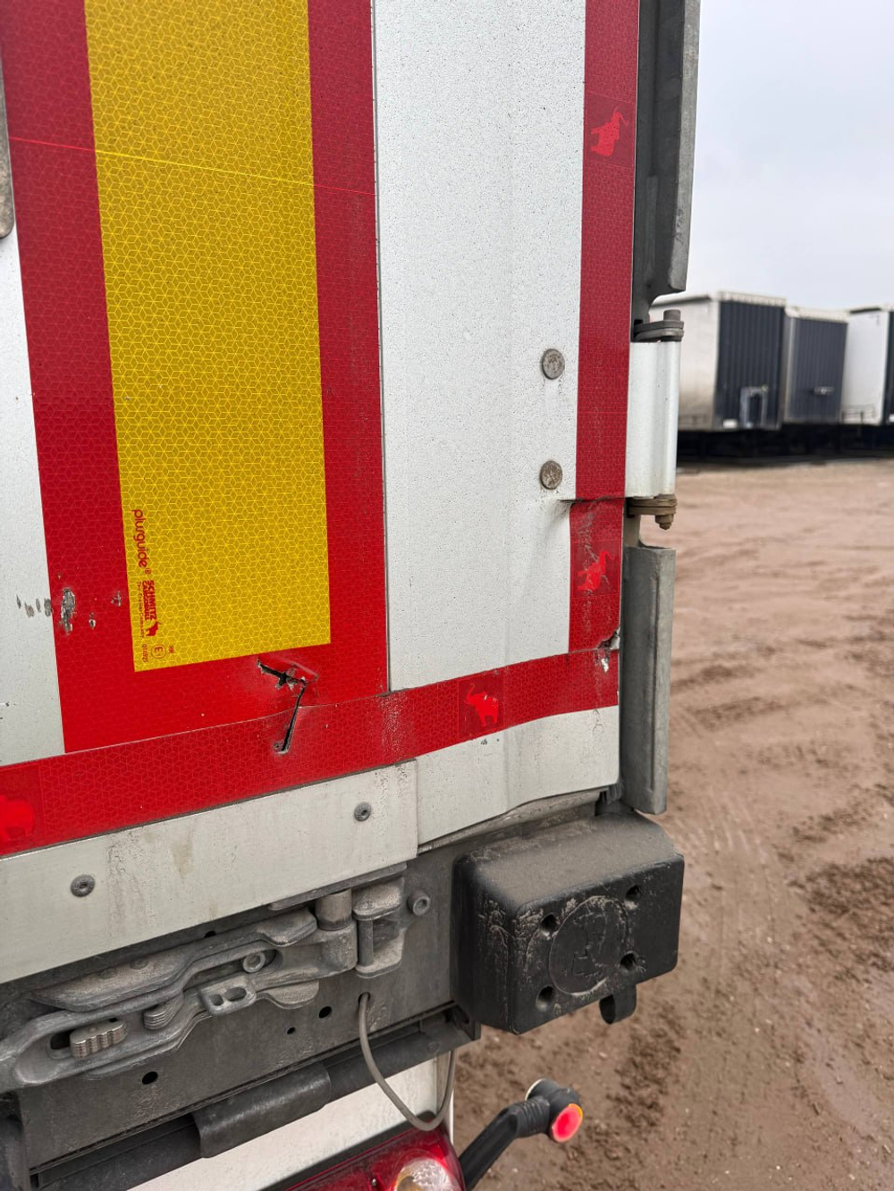 Schmitz Cargobull SCS Полуприцеп шторный SCS 24/L-13.62 EB (SCB S3T)