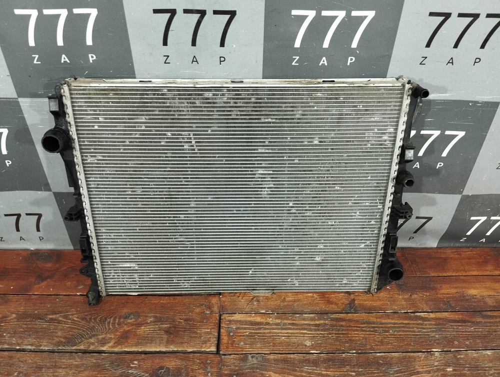 Радиатор двигателя Mercedes W213 W222 X253 Б/У Оригинал A0995003303