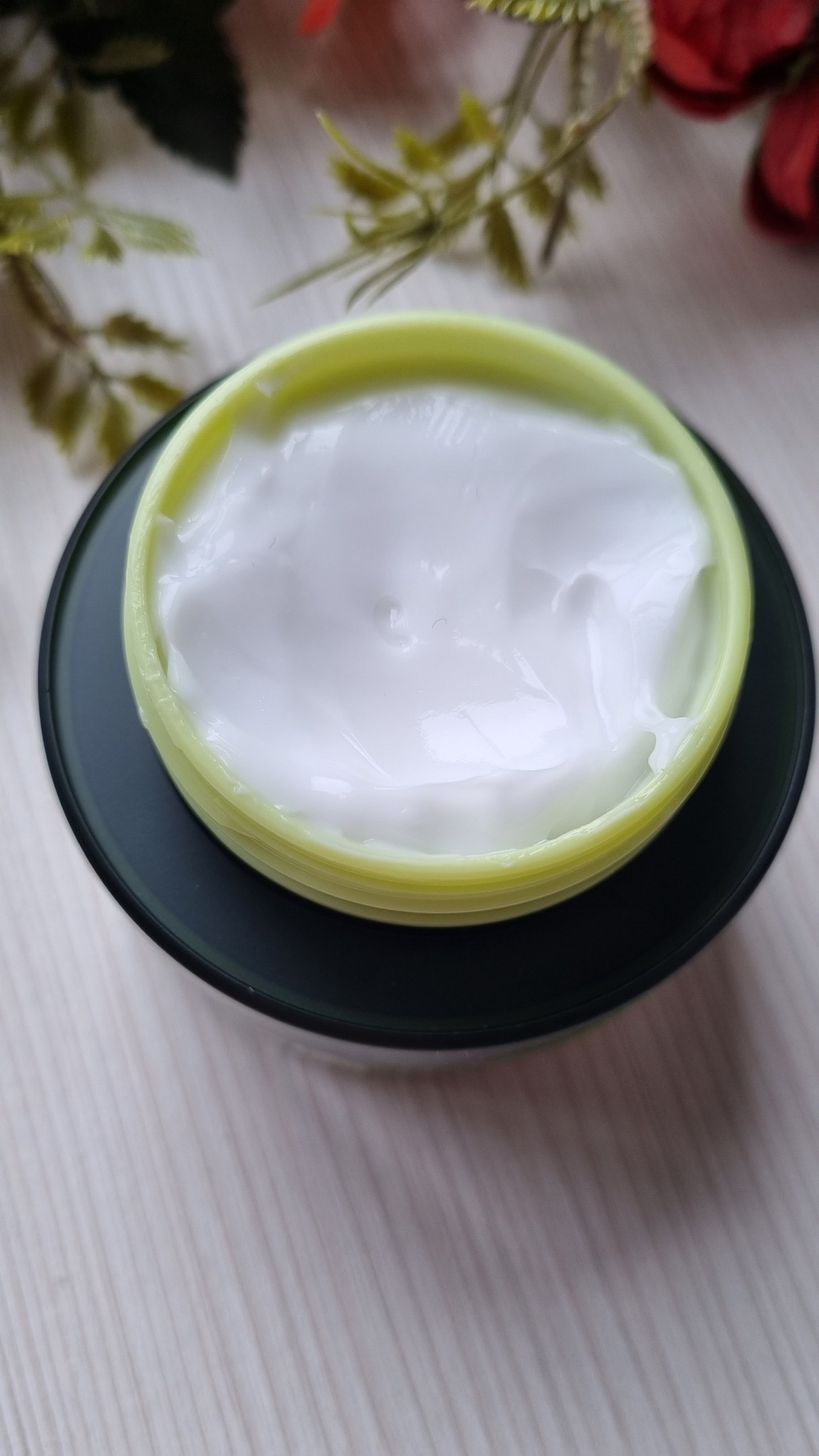 Увлажняющий крем для лица с экстрактом зеленого чая The Chok Chok Green Tea Watery Cream, 60 мл.