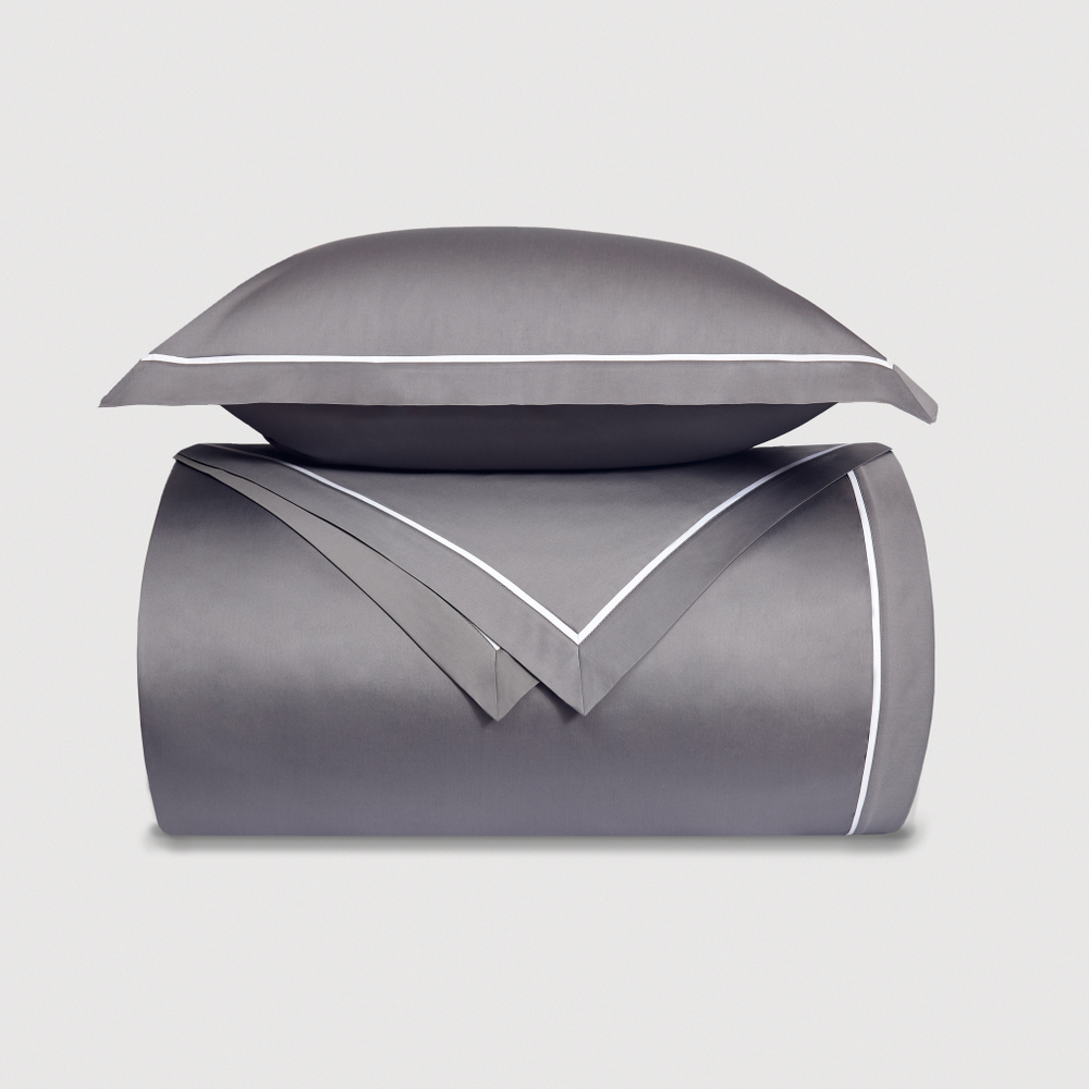 Постельное белье cемейное Сlaire&Caroll George темно-серое с белым кантом