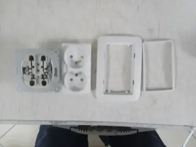 Розетка Makel Lilium двойная внутренняя белая 70017