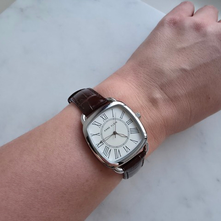 Часы Anne Klein на кожаном ремешке
