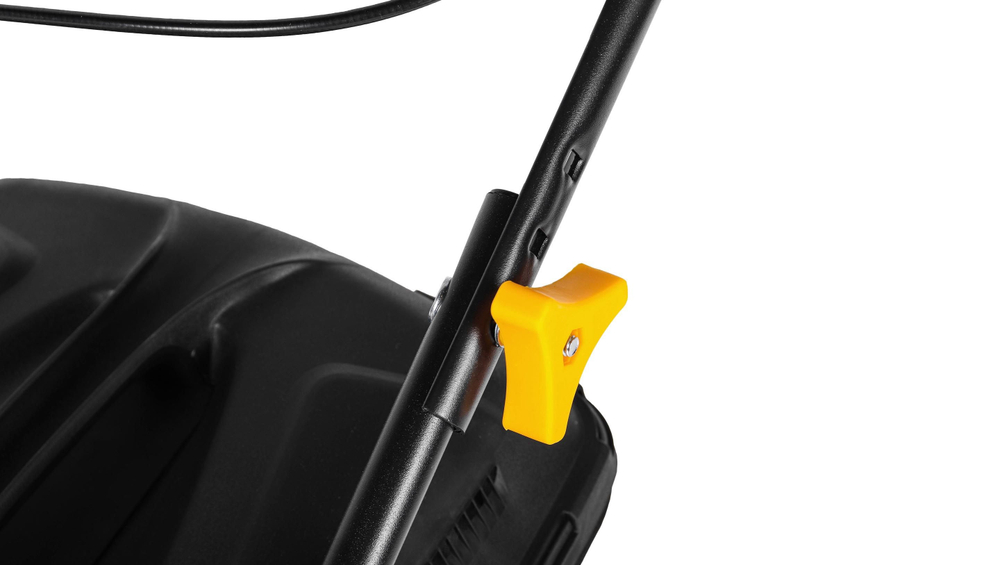 Газонокосилка бензиновая Champion LM4215