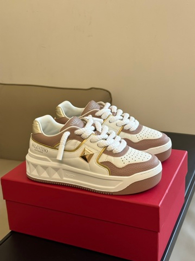 Valentino Garavani One Stud Sneaker