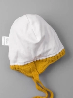 Шапка вязаная демисезонная на завязках для детей