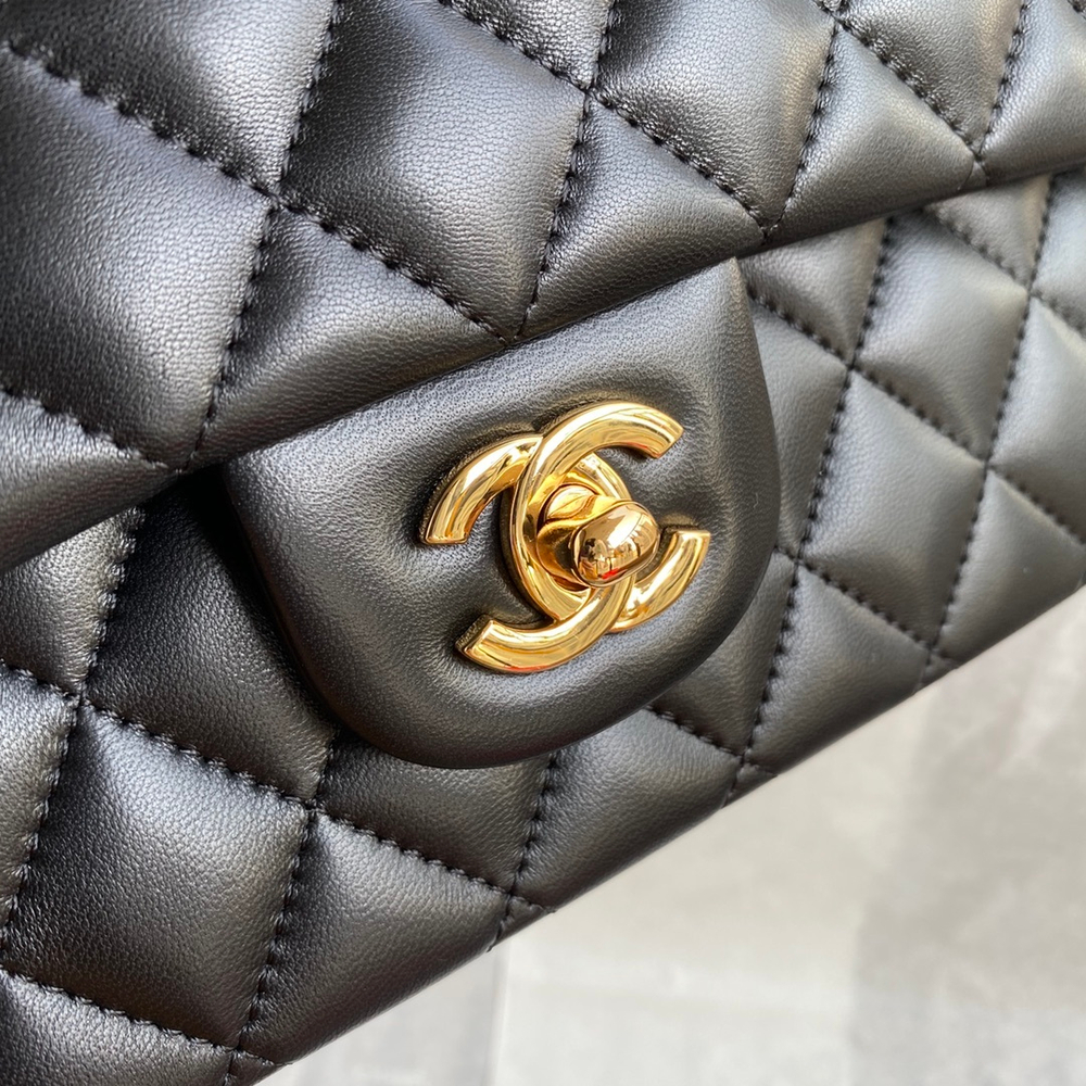 Chane1 Classic Flap Bag 25 cm