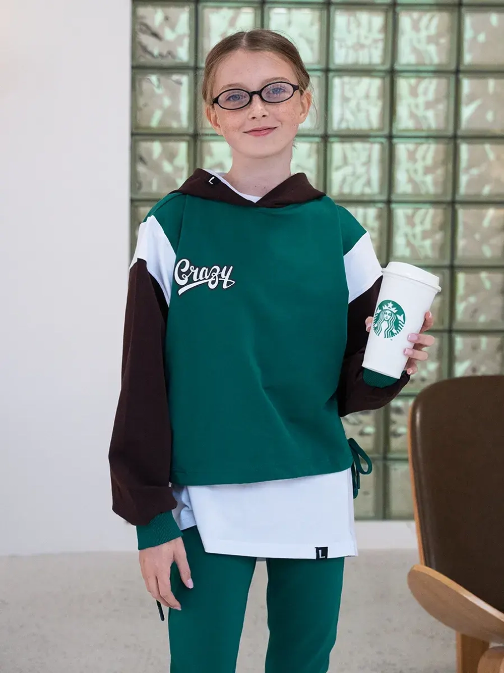 Спортивный костюм для девочки в школу