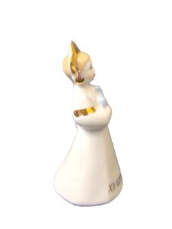 Статуэтка фестивальная "Катюша с голубем" (Чайка)