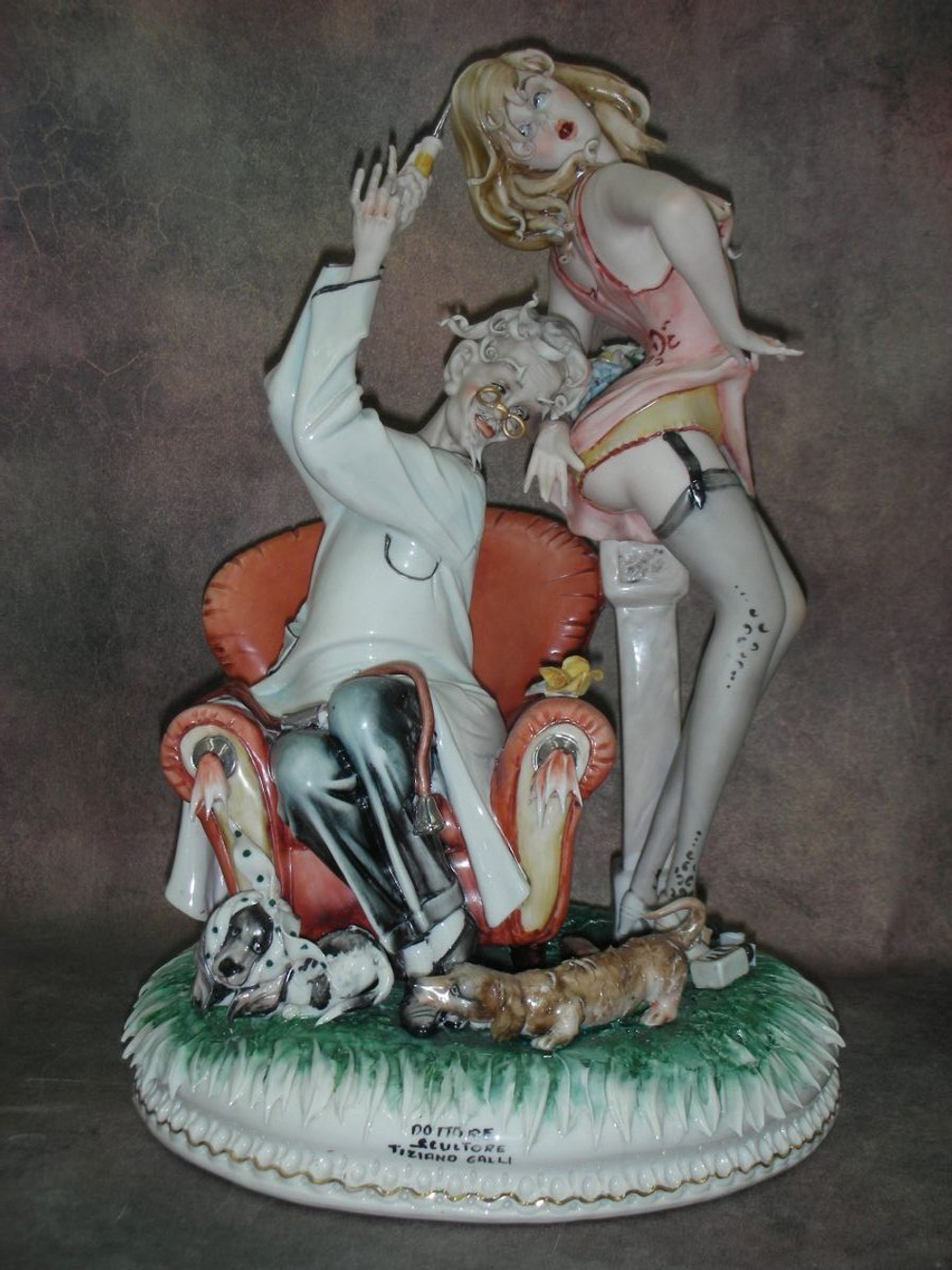 Статуэтка. Фарфор. Докторское наслаждение. Capodimonte. Италия