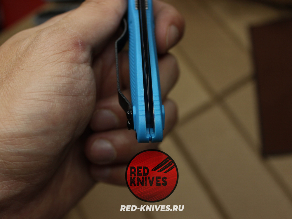 Нож Benchmade 556 Griptilian Mini - небесный нейлон, клинок черный RK/Н43