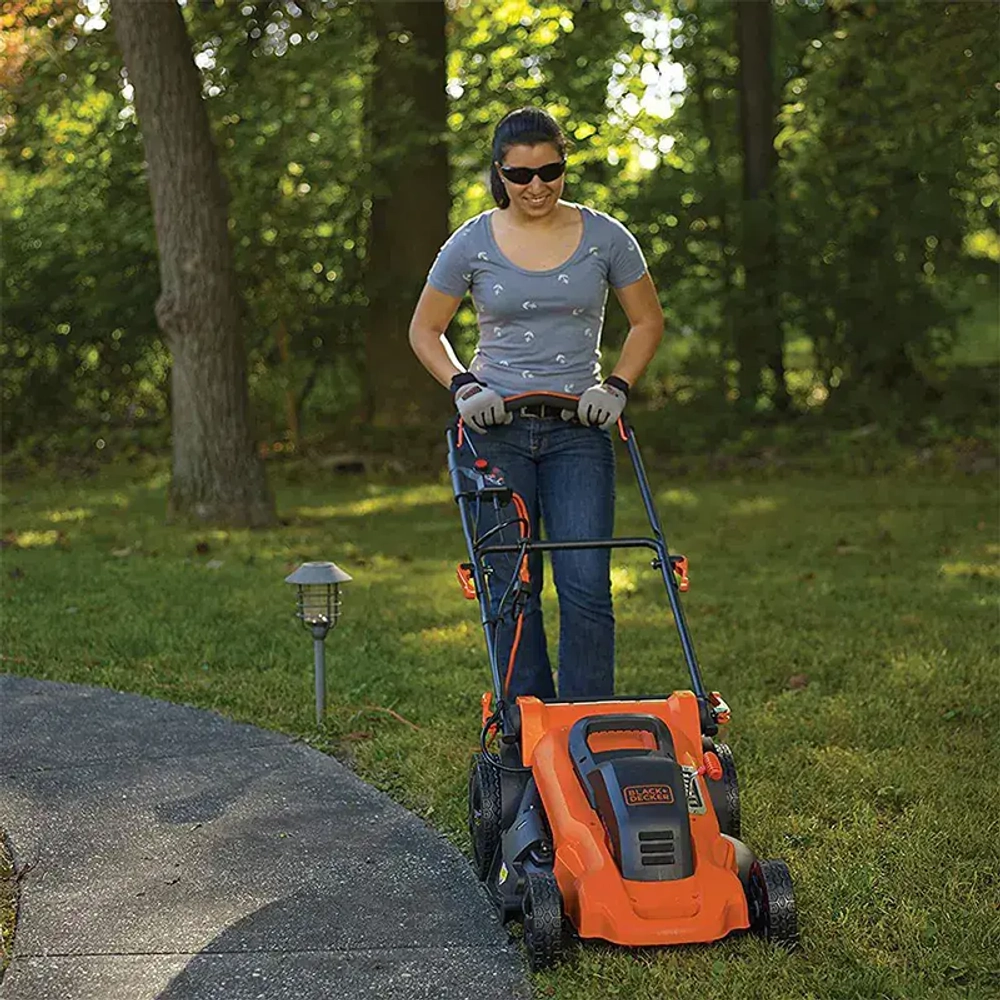 Газонокосилка Black+Decker LM2000