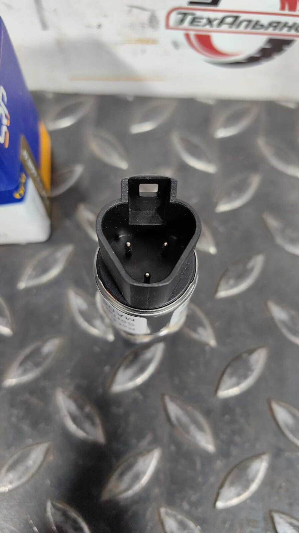 Датчик давления 17271141