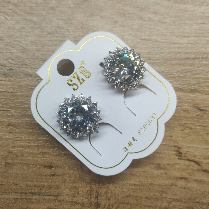 Клипсы Cubic Zirconia со стразами форма круг средний цвет прозрачный металл серебристый