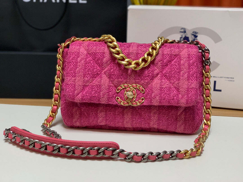 Chanel 19 26 cm
