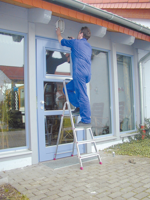 Стремянка CORDA 4 ступ. (000705)