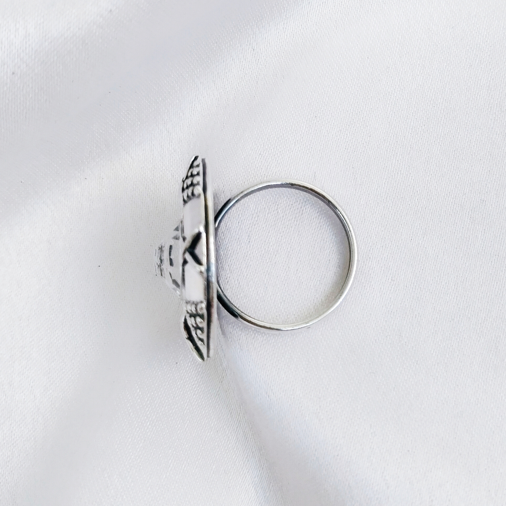 "Наккар"  кольцо в серебряном покрытии из коллекции "Дизайн" от Jenavi