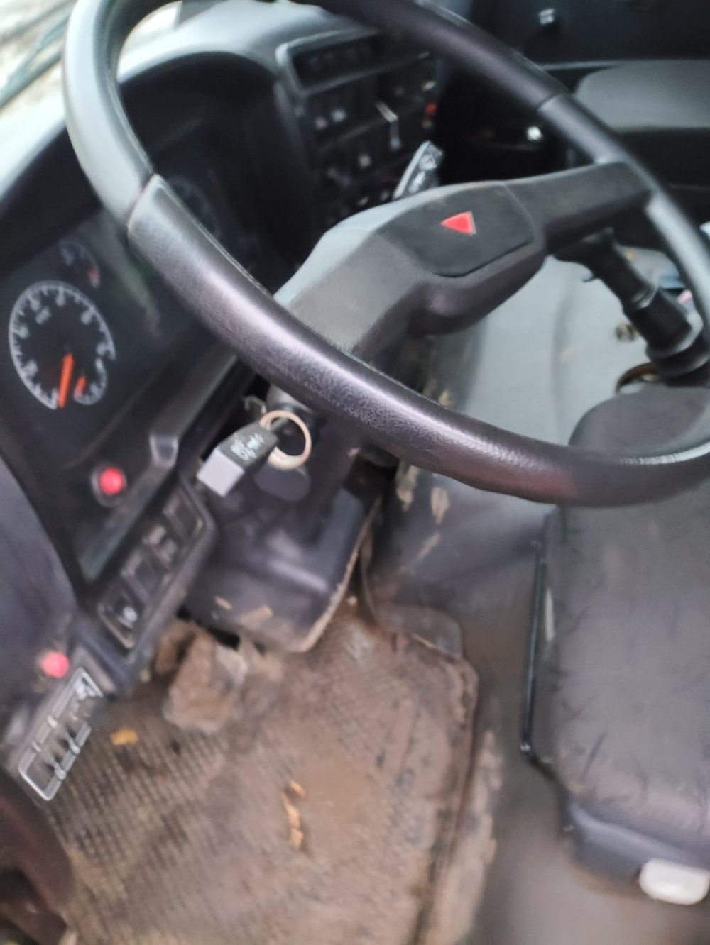 КамАЗ 43118 6x6 Бортовой с КМУ 41K00G-LA (Дизельный, 11,8 л, 300 л.с., МТ)