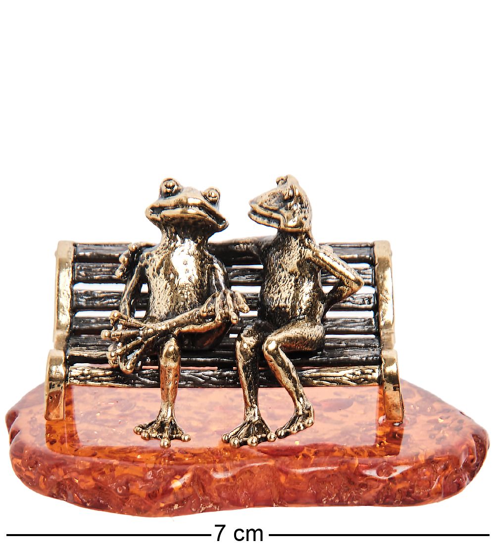 Народные промыслы AM-1821 Фигурка «Лягушки на скамейке» (латунь, янтарь)