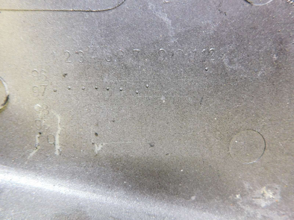 Пластик боковой правый Honda VT750  Shadow 83500-MBA 031844