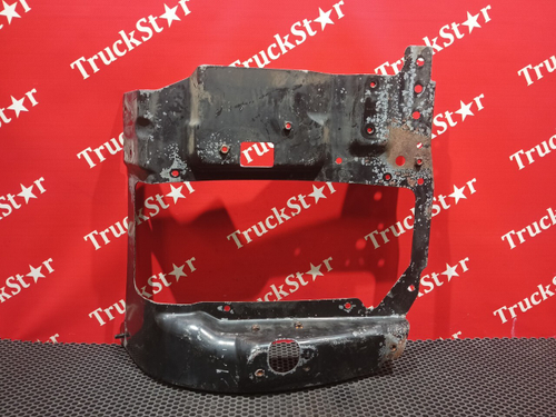 Кронштейн фары левой