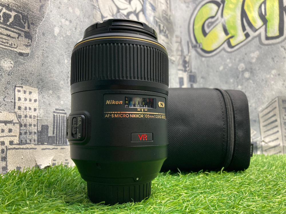 Nikon 105mm 2.8G IF-ED AF-S VR Micro-Nikkor