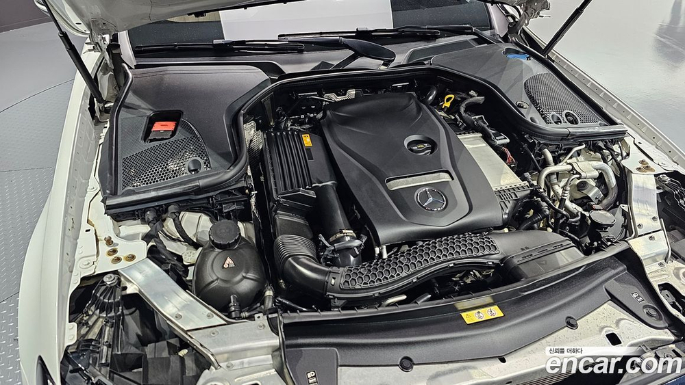 Mercedes-Benz E-Class W213 E300 4MATIC Exclusive (04.2020)