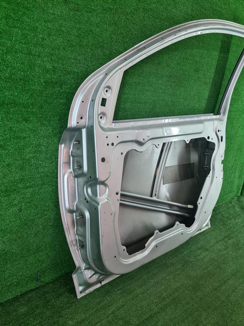 Дверь передняя правая Dodge Journey (2007-2020)
