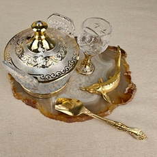 Икорница "Осетринка" с крышечкой на агате с рюмочкой
