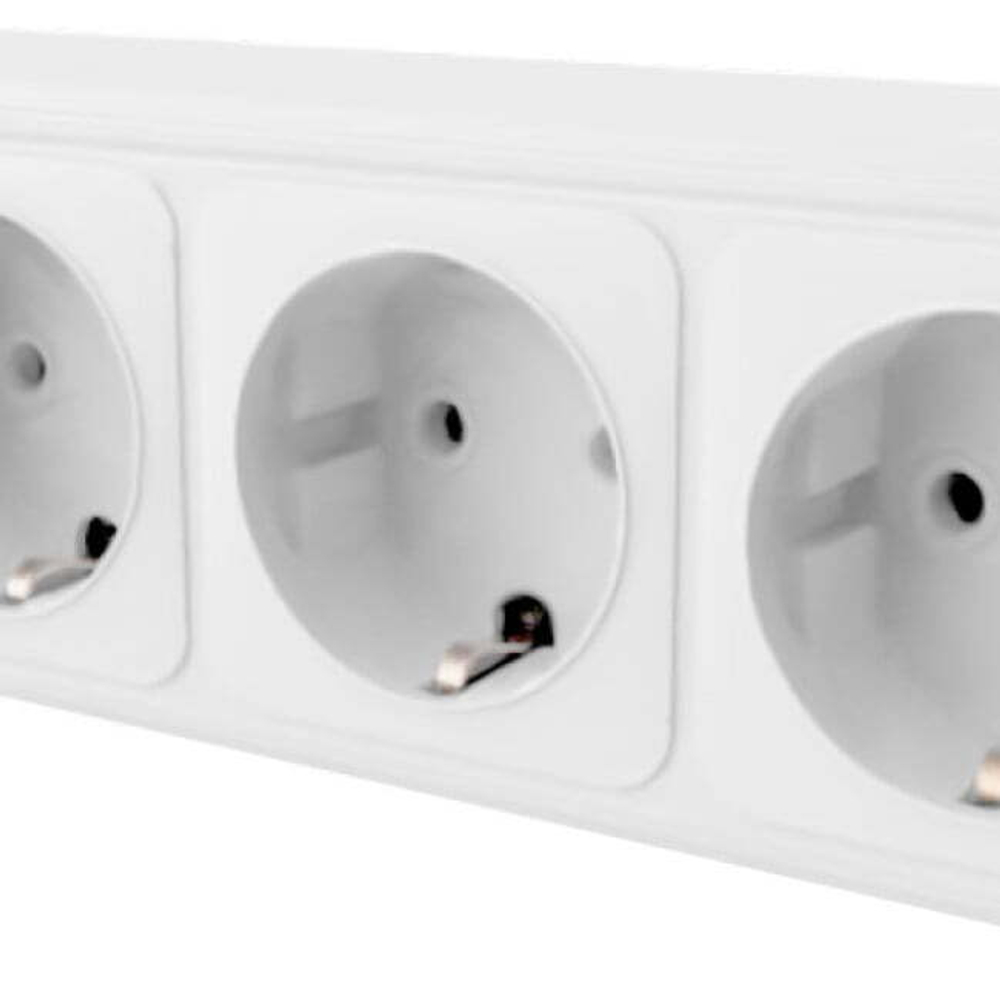 Розетка 4-местная с заземляющим контактом. 250В. 16А. IP20. PST16-61-20  RA 16-466-Б . белый