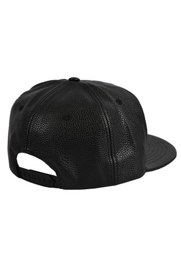 Бейсболка с прямым козырьком из экокожи черная