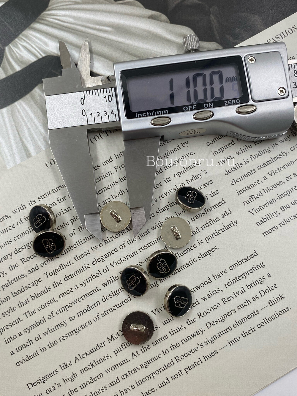 Пуговицы БЛНСГ серебристые лого черная эмаль