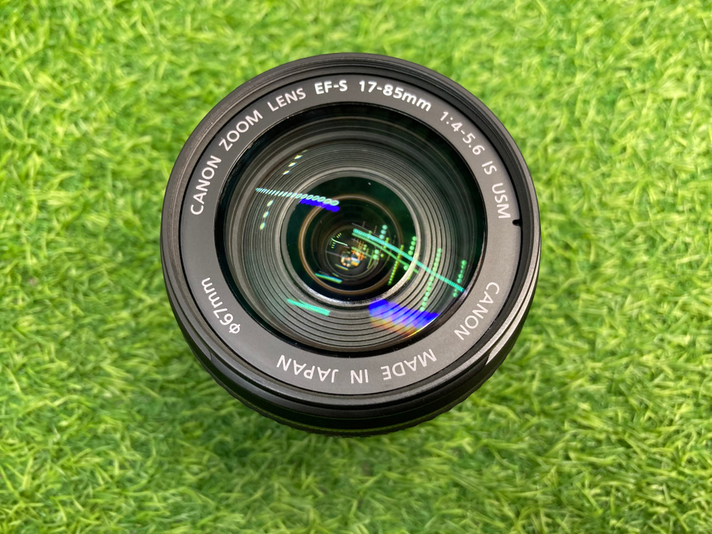 Canon EF-S 17-85mm 4-5.6 IS USM