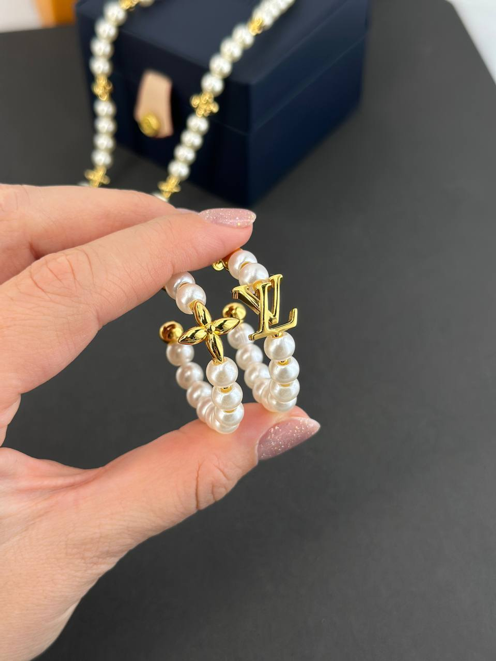 Серьги Louis Vuitton