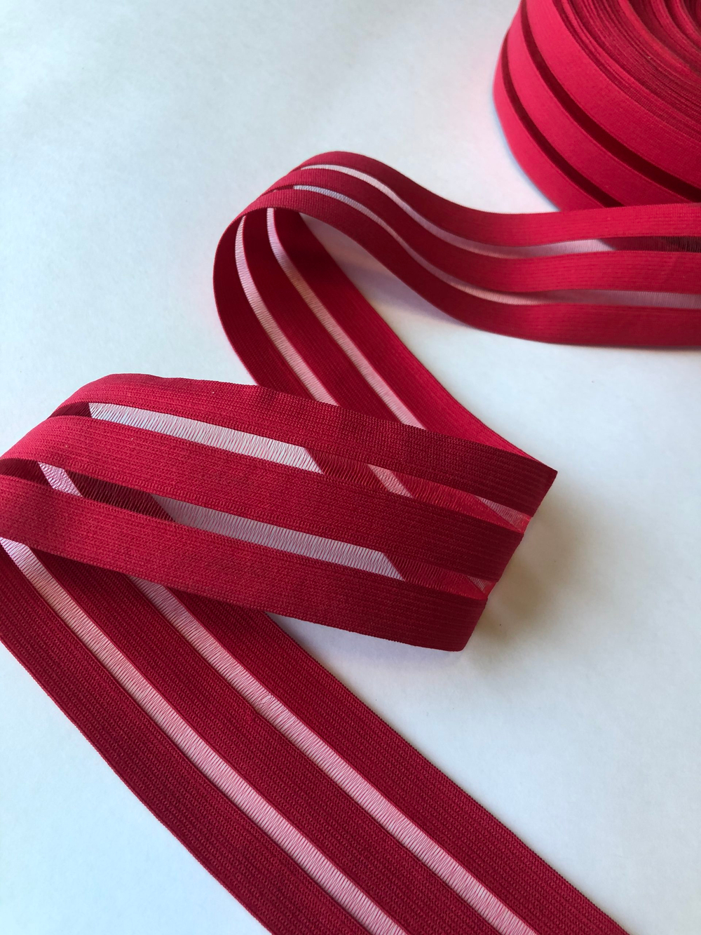 Резинка каркасная с прозрачными вставками 50 мм красная