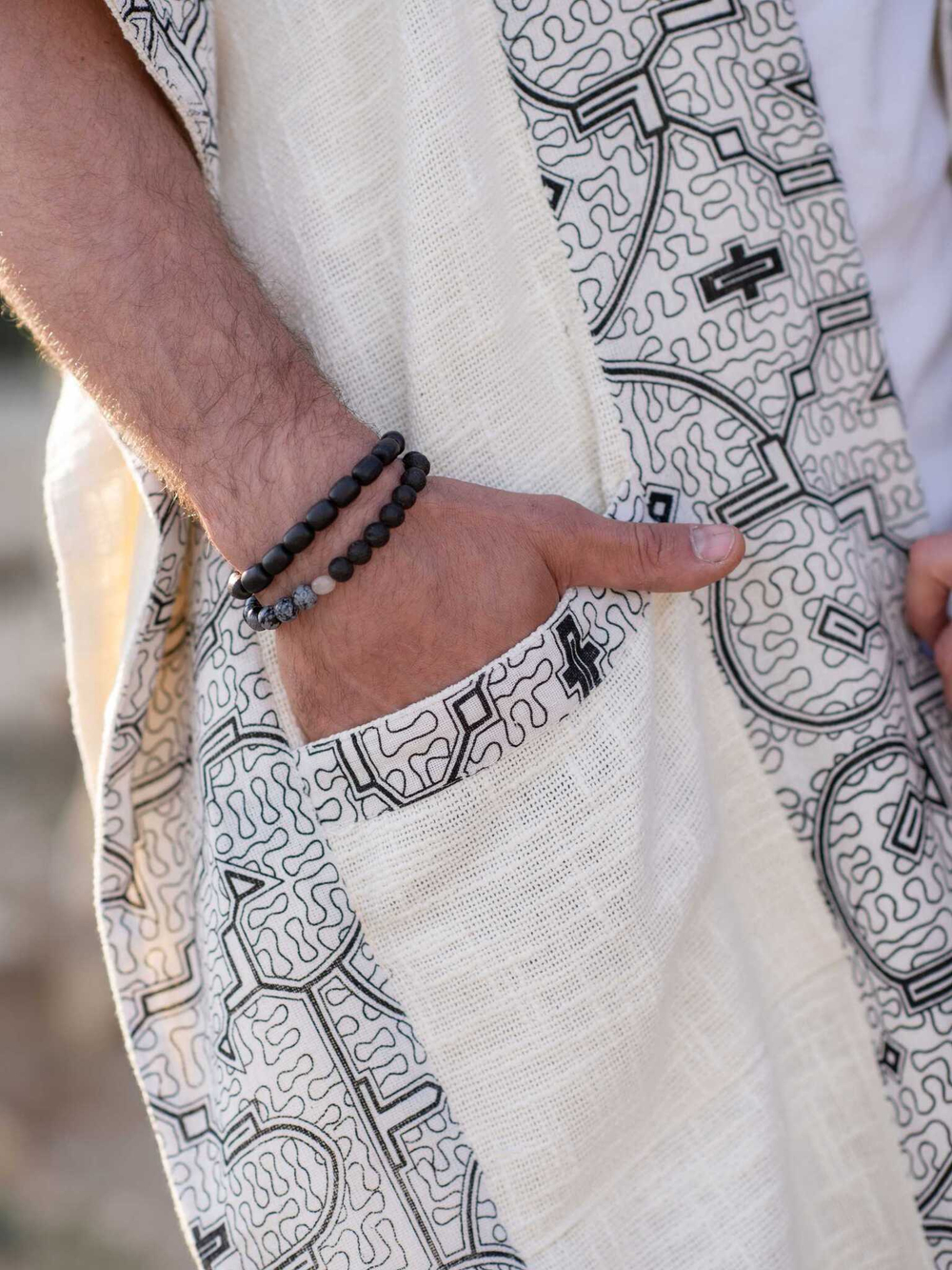 Накидка с капюшоном и орнаментом Аяуаска