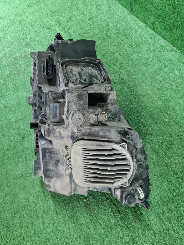 Фара правая Mercedes GLC X253 (2015-2019) LED