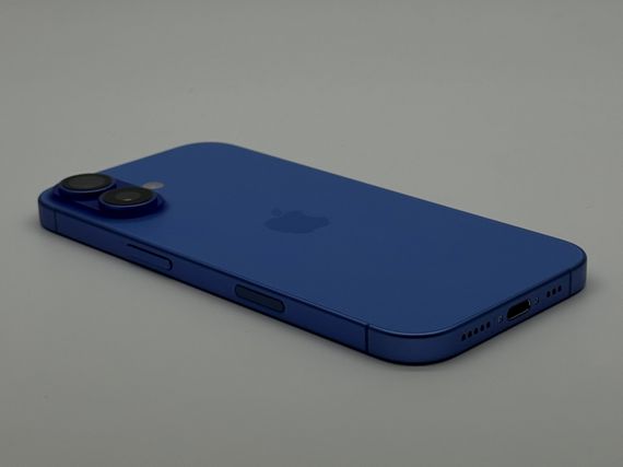 iPhone 16 256Gb Ultramarine