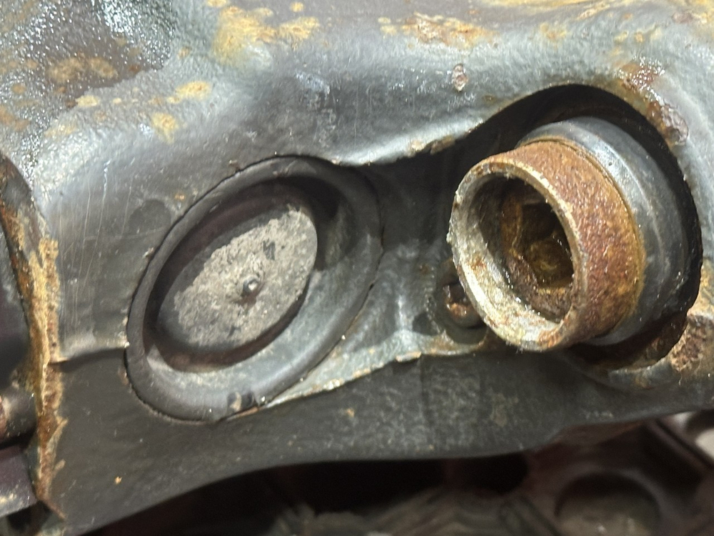 Суппорт задний левый