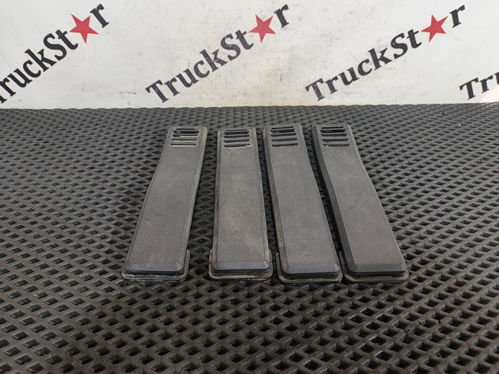 Комплект креплений крыла