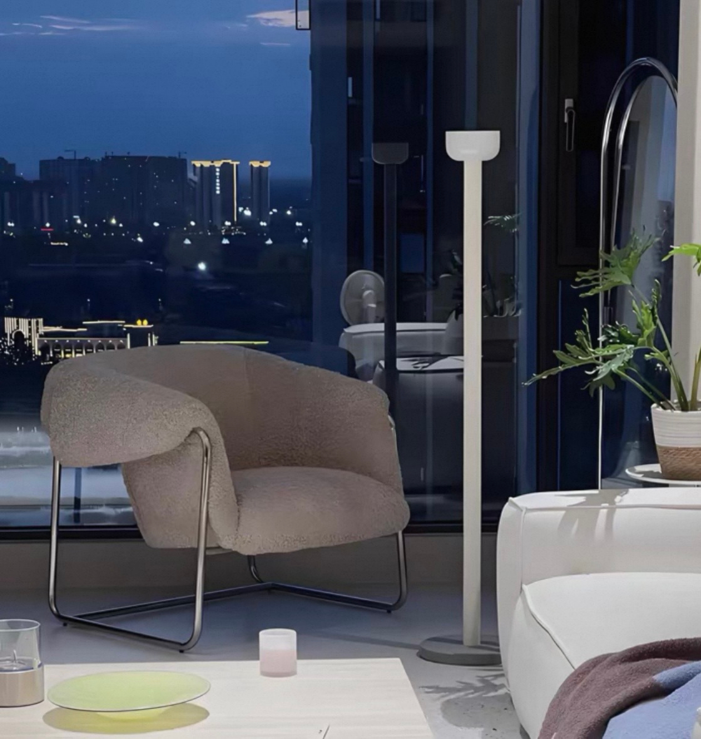 Floor design lamp Bellhop by Flos