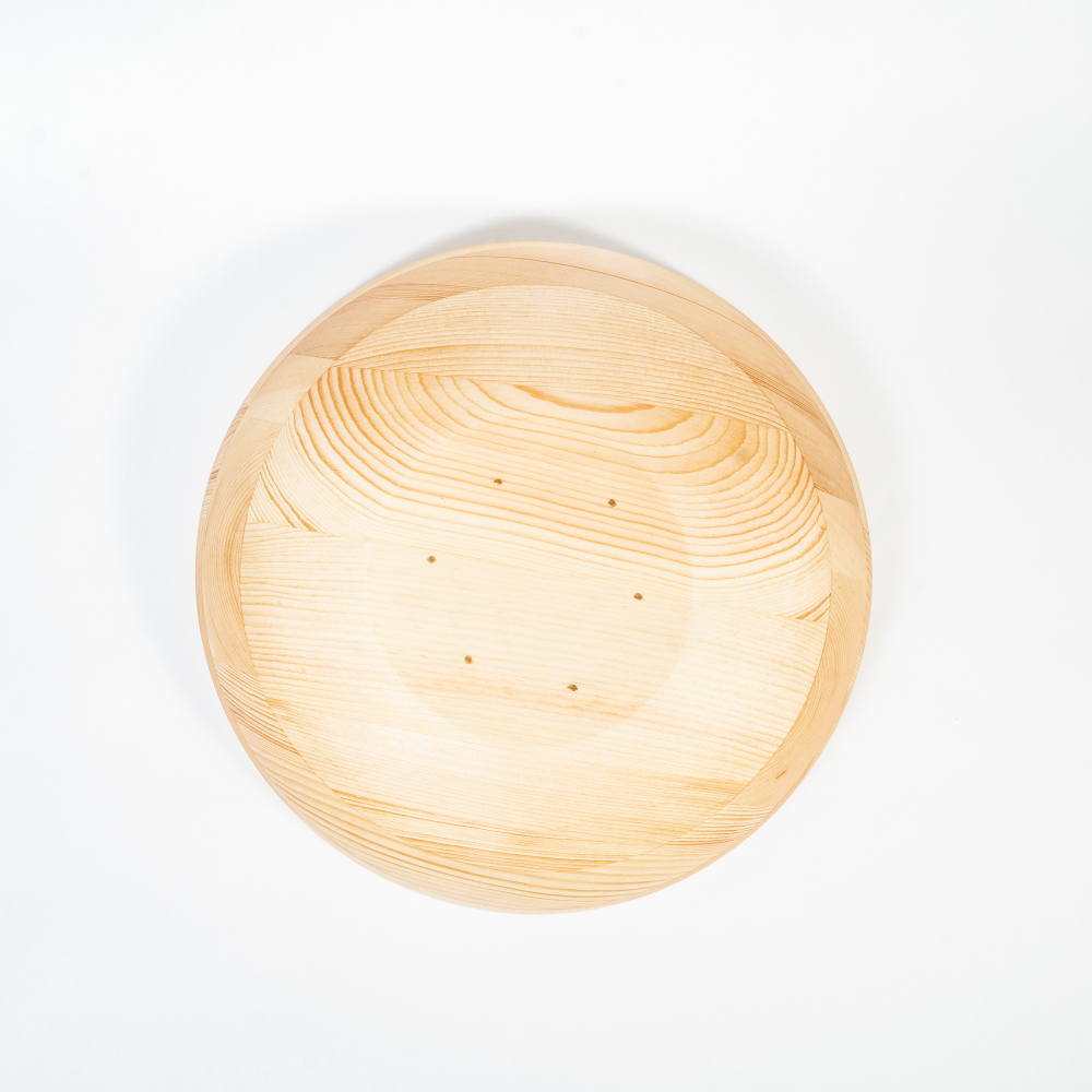 Деревянная глубокая тарелка (салатник) из древесины кедра 300 мм. T174