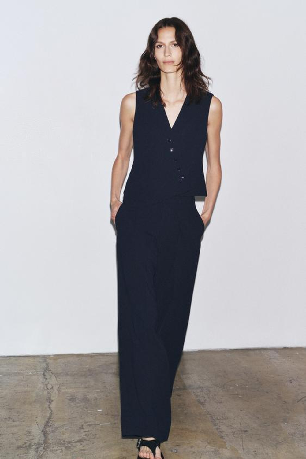 ZARA ШИРОКИЕ БРЮКИ С ЗАЩИПАМИ — ZW COLLECTION, МОРСКОЙ СИНИЙ