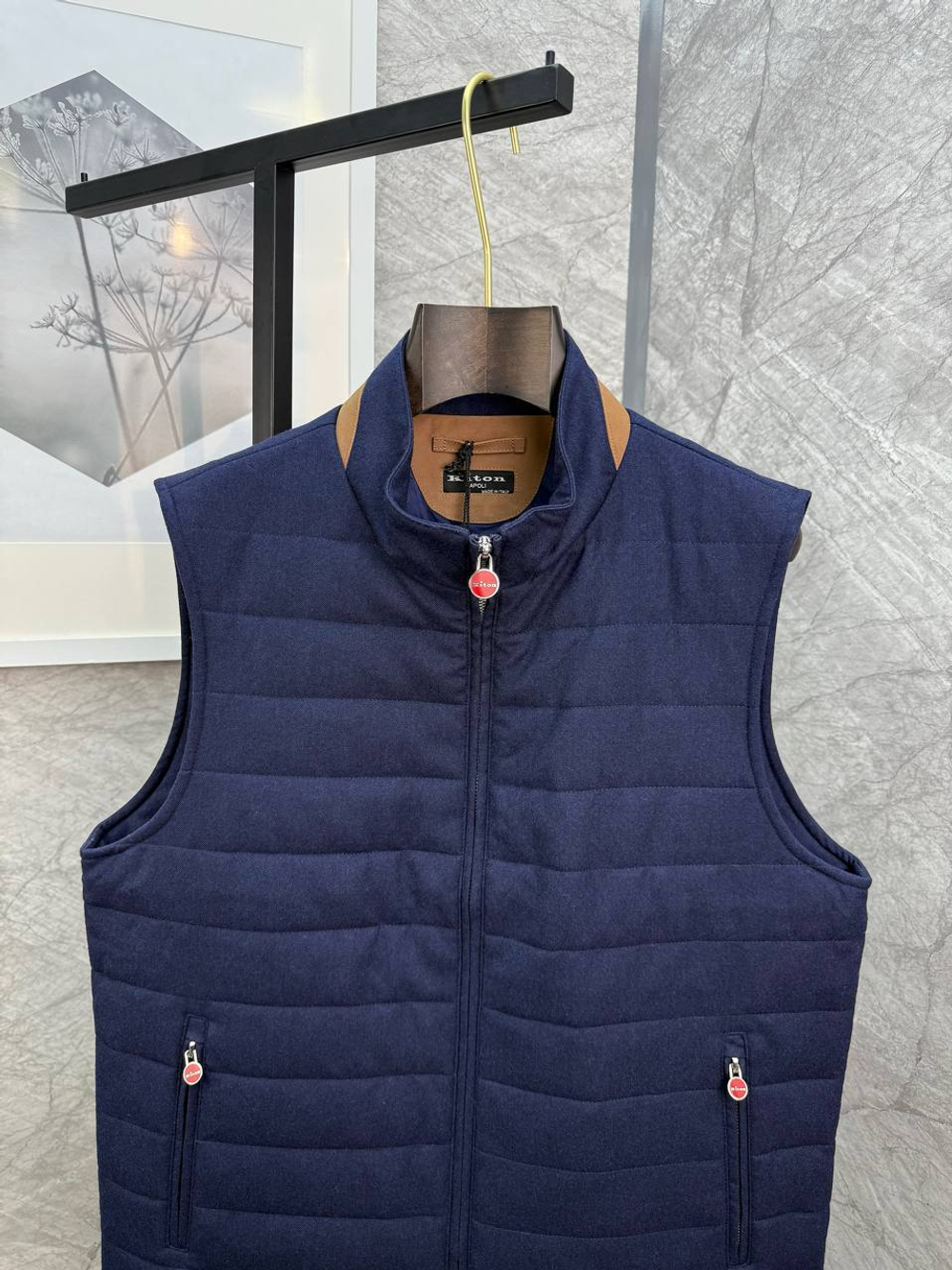 Безрукавка Kiton