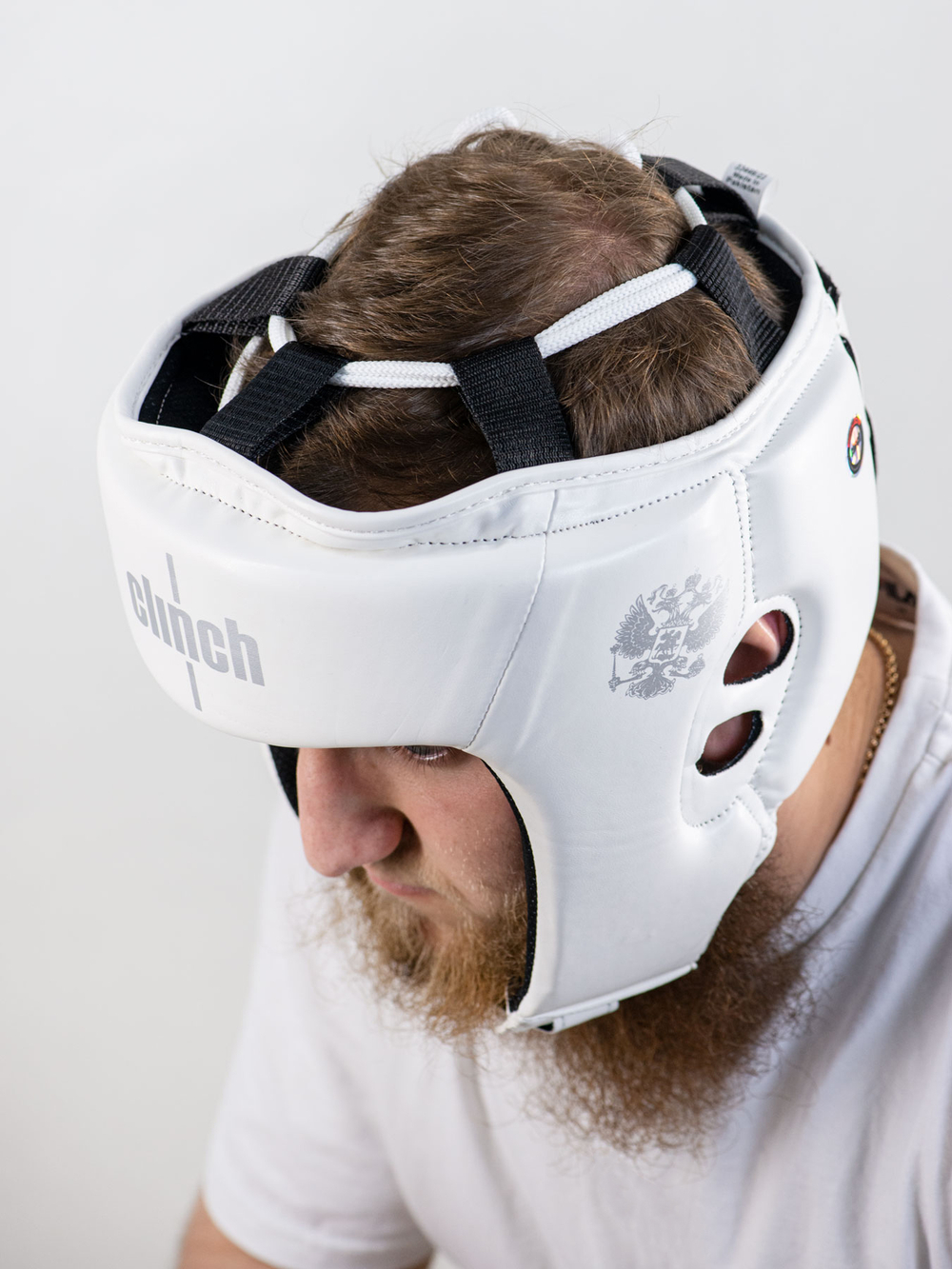 C112 Шлем боксерский Clinch Olimp белый