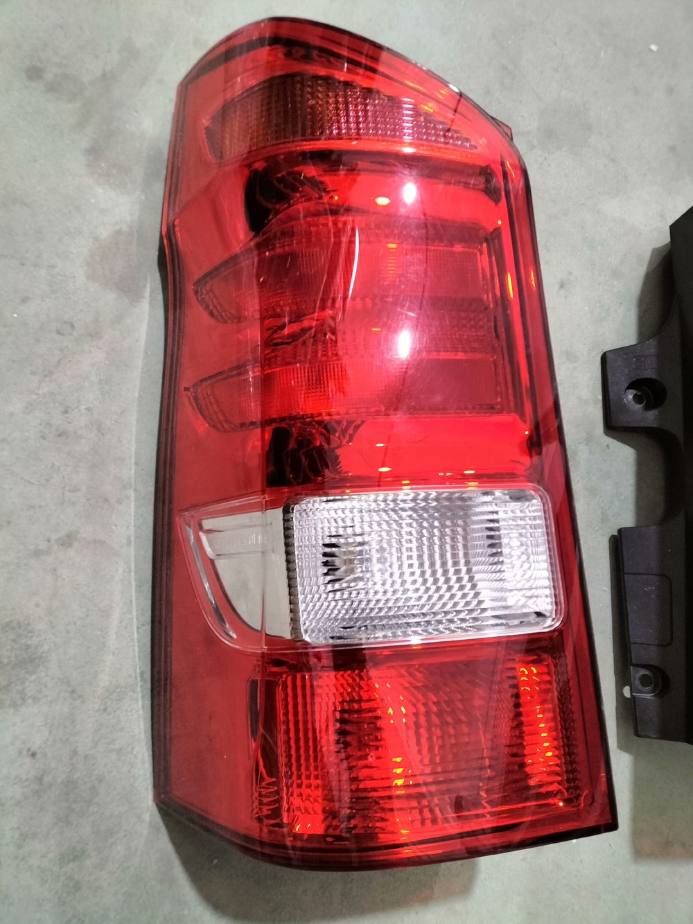 Задний фонарь Мерседес V-класс W447 (V260)
