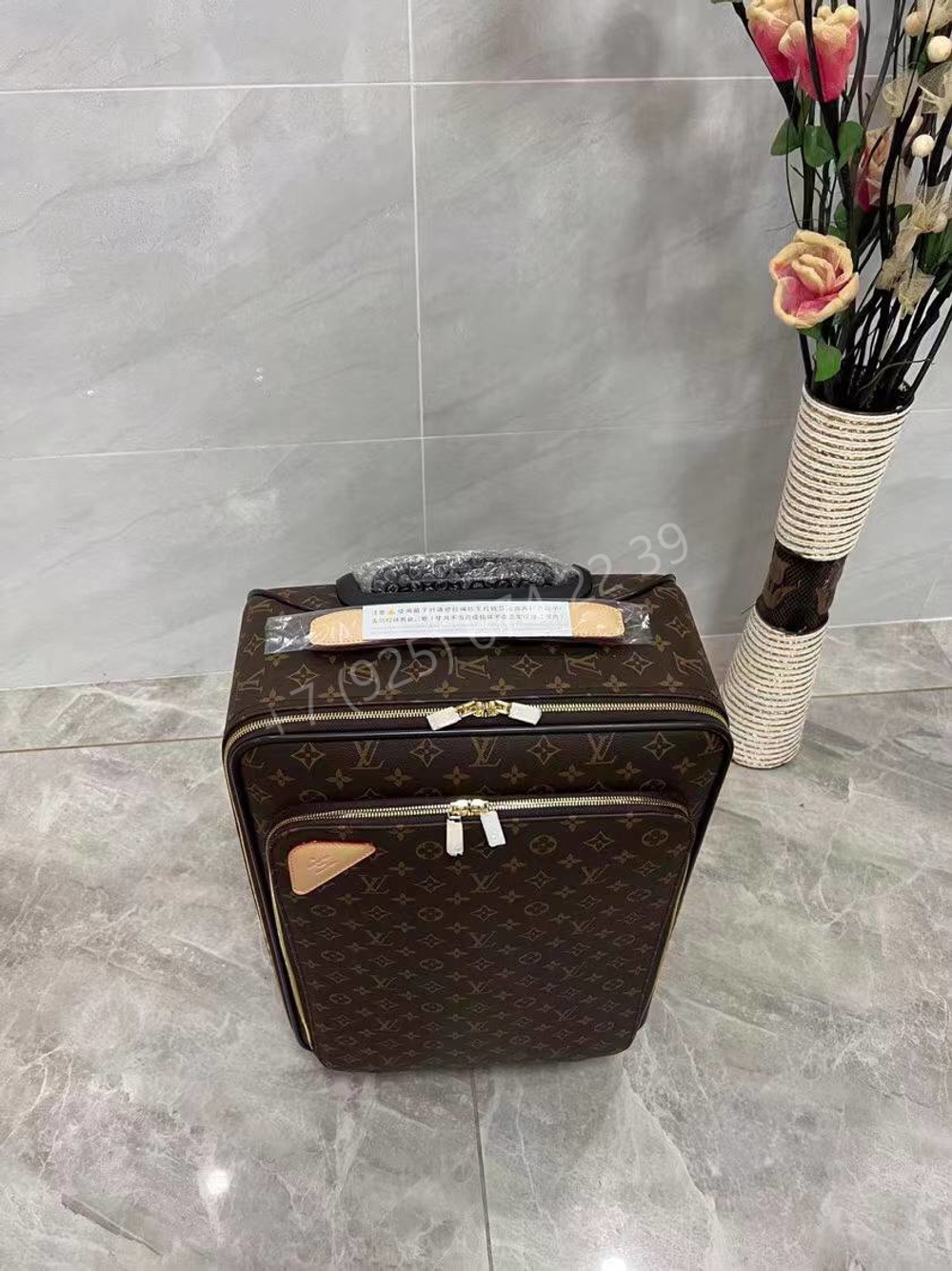Чемодан Louis Vuitton