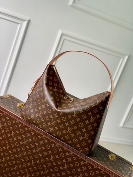 Louis Vuitton Slouchy MM
