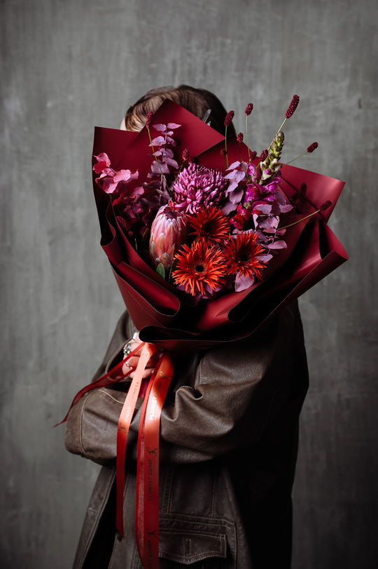 Авторский букет "Гранатовый сок" размер M